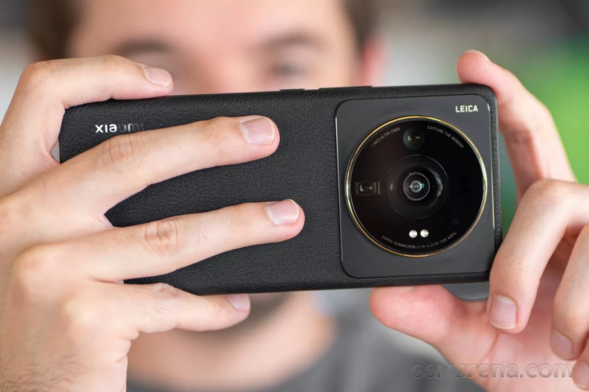 Xiaomi 12S Ultra flagship kamera Leica tergolong HP Xiaomi yang tidak lagi mendapat update di 2026.