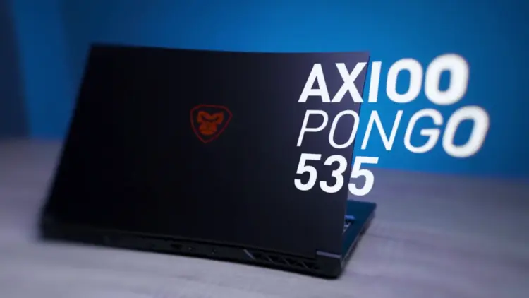 Tampilan cover belakang laptop gaming Axioo Pongo 535 warna hitam dengan logo Pongo merah.