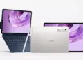 Tablet Lenovo Yoga Tab Gen 2 varian warna Cosmic Blue dengan keyboard detachable dan warna Seashell dengan stylus pen.
