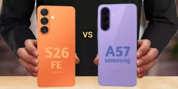Pilihan warna Samsung Galaxy S26 FE oranye dan Samsung Galaxy A57 ungu tampak belakang.