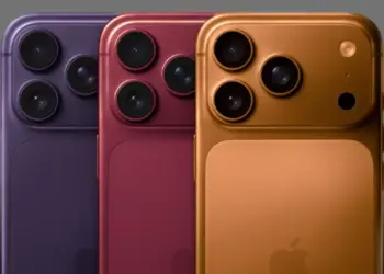 Tiga varian warna iPhone 18 Pro yang menampakkan detail modul kamera belakang dan bodi belakang.