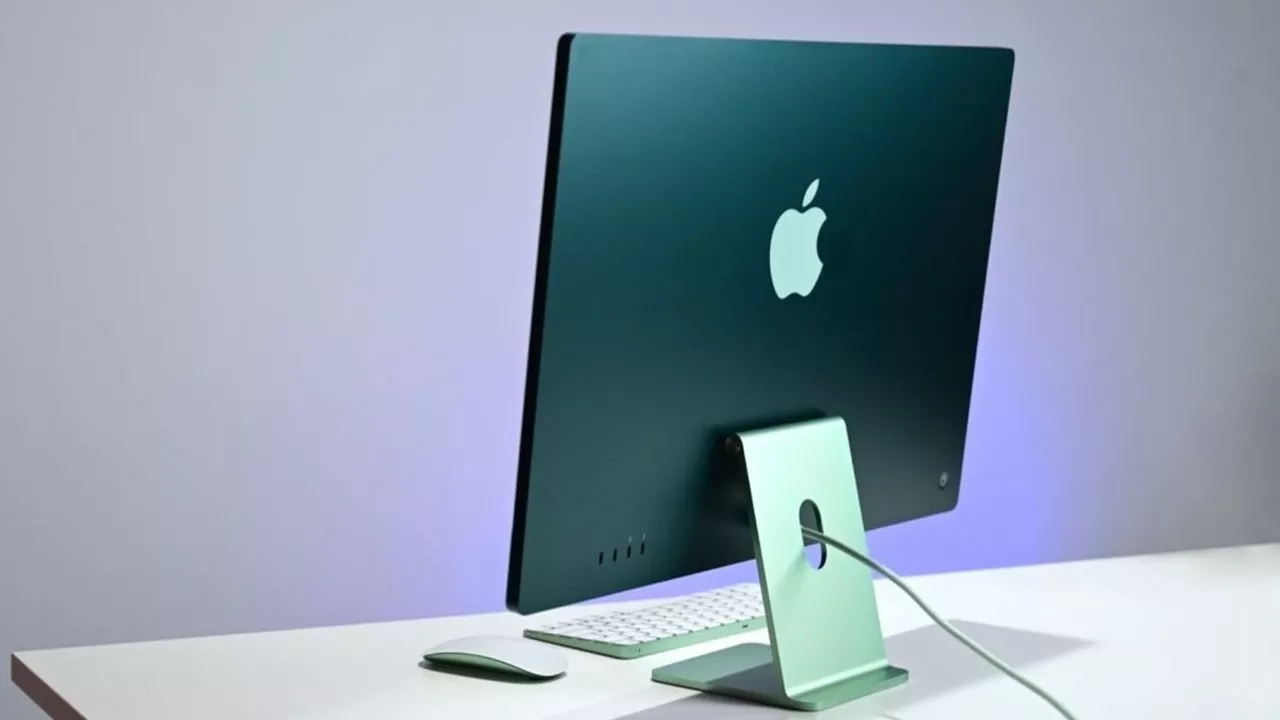 Desain minimalis dan elegan dari bagian belakang iMac M6 varian warna hijau.