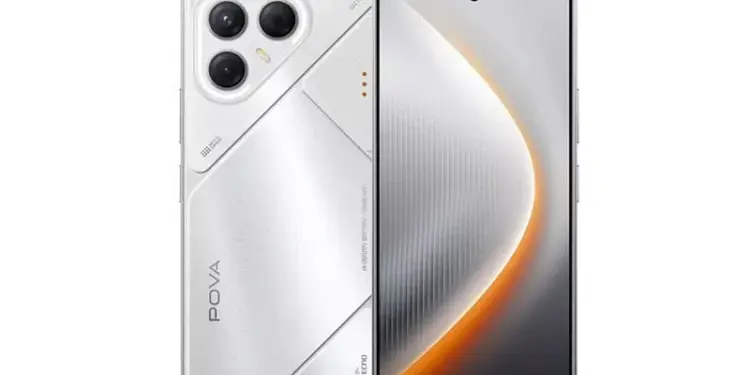 Tampak depan dan belakang HP 2 Jutaan Tecno Pova berwarna putih dengan desain futuristik.