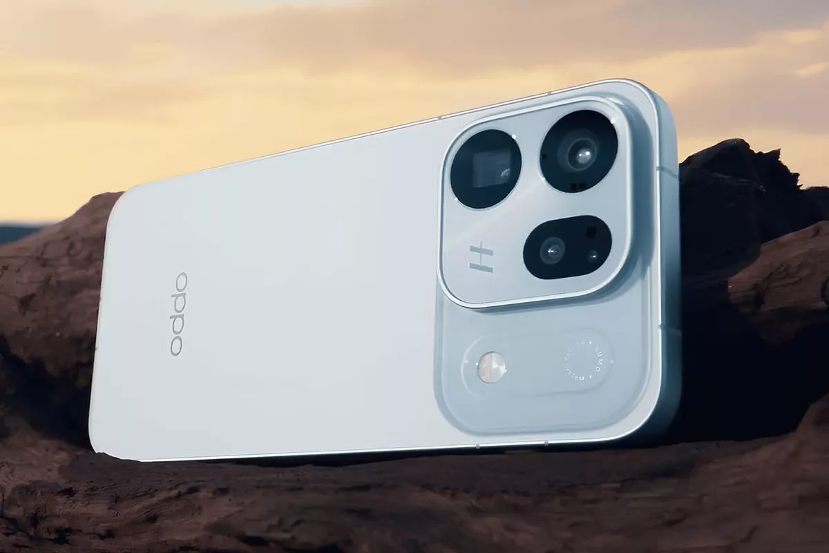 Tampilan bodi belakang HP baru Oppo dengan modul kamera mewah hasil kerja sama Hasselblad.