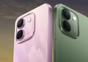 Tampilan jarak dekat dua varian warna HP baru Vivo bernuansa merah muda dan hijau olive.