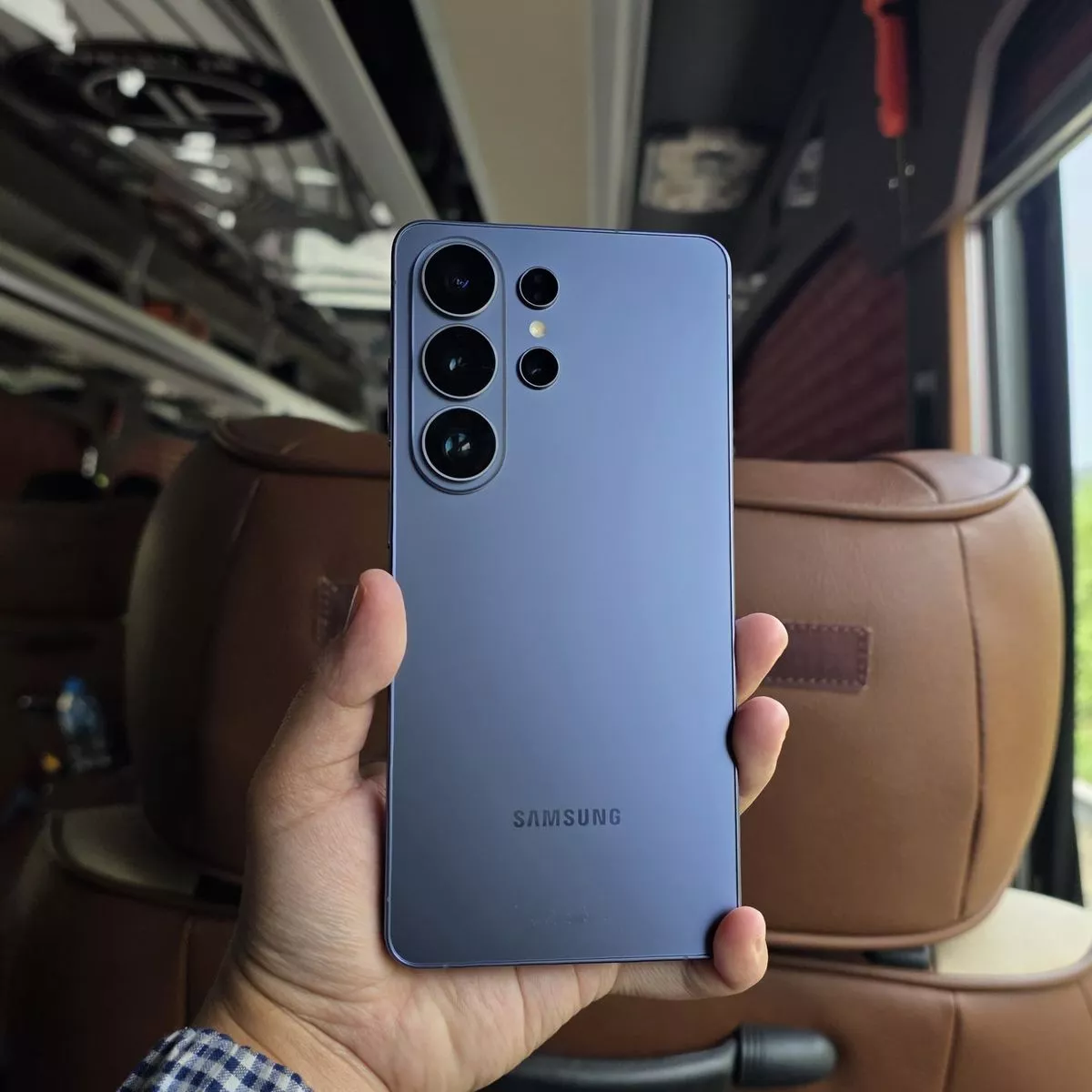 Smartphone Samsung Galaxy S Series yang membawa merek HP Samsung berada di puncak pasar global Kuartal III-2026.