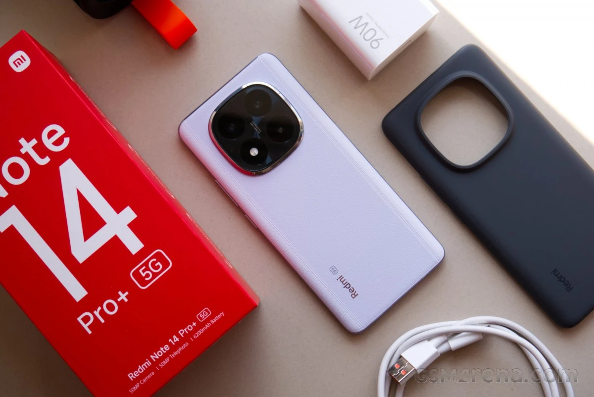 Paket penjualan Redmi Note 14 Pro Plus 5G beserta kotak merah, charger 90W, kabel USB, dan case hitam