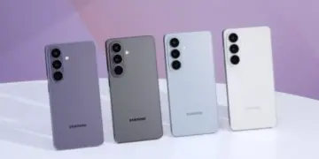 Empat varian warna Samsung Galaxy S27 Series berdiri sejajar di atas meja.