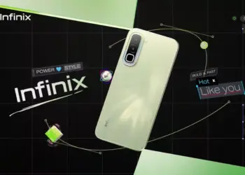 Desain bodi belakang HP gaming Infinix warna hijau muda dengan modul kamera stylish.