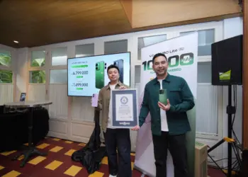 Peluncuran resmi Vivo V80 Lite 5G di Indonesia dengan pameran rekor dan unit produk.