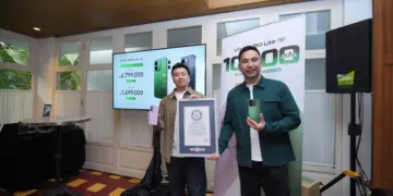 Peluncuran resmi Vivo V80 Lite 5G di Indonesia dengan pameran rekor dan unit produk.