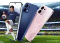 Poster promosi OPPO Reno Series warna biru dan pink dengan latar belakang stadion sepak bola. harga HP OPPO