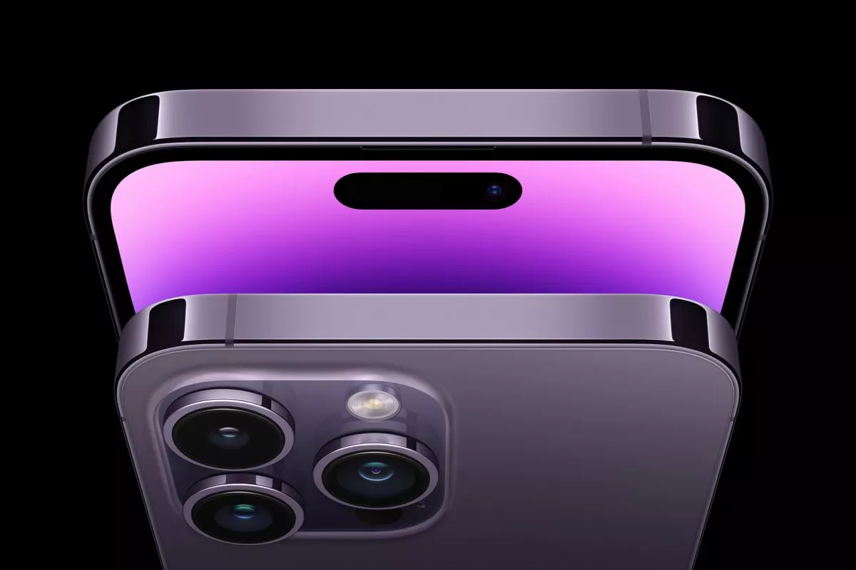 Detail modul kamera belakang dan layar depan Harga iPhone 16 Pro Max dengan fitur Dynamic Island.